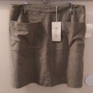 SALE💜NWT Two Suede Skirt 2